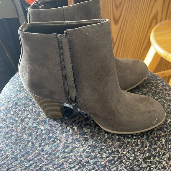 Brown booties - Picture 2 of 4